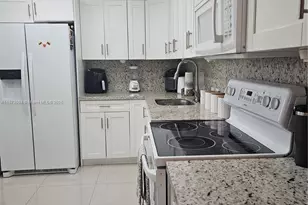 20400 W Country Club Dr, Aventura, FL 33180 - Photo 18