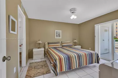 17801 N Bay Rd #210, Sunny Isles Beach, FL 33160 - Photo 14