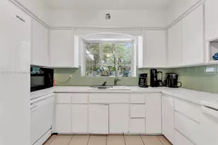 990 NE 94th St, Miami Shores, FL 33138 - Photo 16