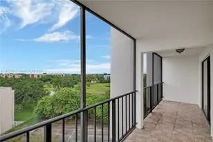 9682 Fontainebleau Blvd, Miami, FL 33172 - Photo 10