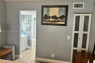 10332 Sunrise Lakes Blvd, Sunrise, FL 33322 - Photo 12