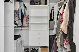 31 SE 6th St, Miami, FL 33131 - Photo 16