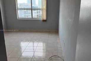 400 Kings Point Dr, Sunny Isles Beach, FL 33160 - Photo 10