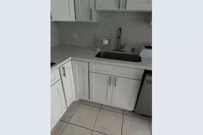 400 Kings Point Dr #525, Sunny Isles Beach, FL 33160 - Photo 2