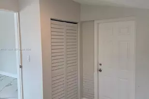 1050 NW 25th Way, Fort Lauderdale, FL 33311 - Photo 14