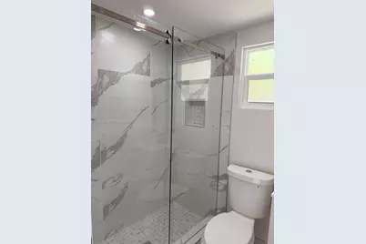 1050 NW 25th Way, Fort Lauderdale, FL 33311 - Photo 8