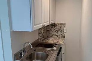 1050 NW 25th Way, Fort Lauderdale, FL 33311 - Photo 8