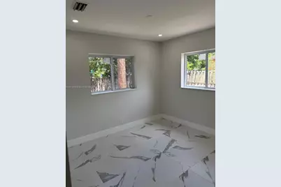 1050 NW 25th Way, Fort Lauderdale, FL 33311 - Photo 18