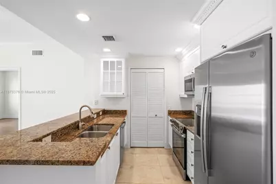 100 Andalusia Ave #702, Coral Gables, FL 33134 - Photo 10