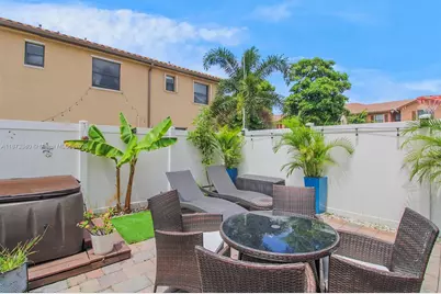 8936 W 35th Ln, Hialeah, FL 33018 - Photo 18