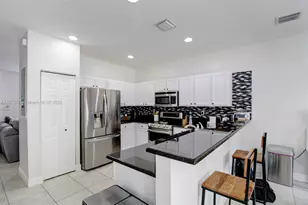 8936 W 35th Ln, Hialeah, FL 33018 - Photo 6