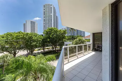 3640 Yacht Club Dr #305, Aventura, FL 33180 - Photo 10
