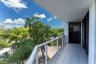 3640 Yacht Club Dr, Aventura, FL 33180 - Photo 32
