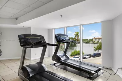 2401 Collins Ave #404, Miami Beach, FL 33140 - Photo 12