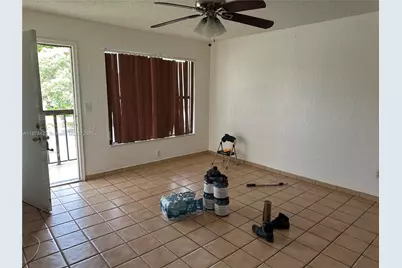 6675 W 26th Ct #23-9, Hialeah, FL 33016 - Photo 8