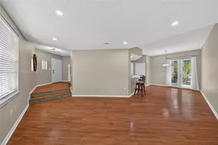 1900 Oceanwalk Ln, Lauderdale by the Sea, FL 33062 - Photo 18