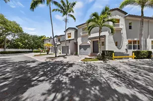 1900 Oceanwalk Ln, Lauderdale by the Sea, FL 33062 - Photo 2