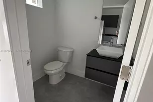 723 NW 19th Ave, Fort Lauderdale, FL 33311 - Photo 8