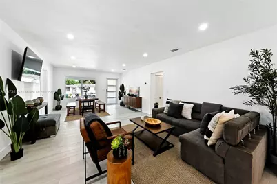 16830 NE 6th Ct, North Miami Beach, FL 33162 - Photo 2