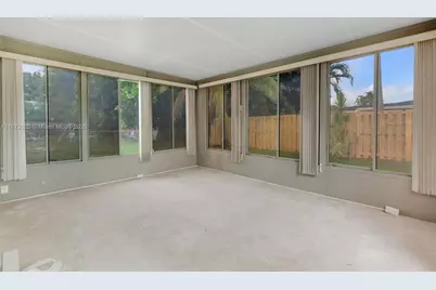 80 NE 48th St, Oakland Park, FL 33334 - Photo 22