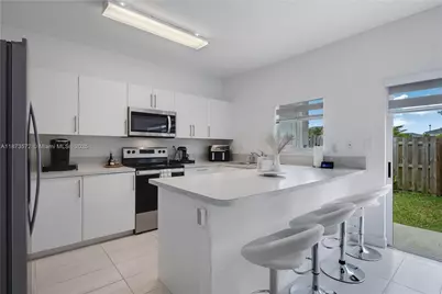 413 NW 12th Pl, Florida City, FL 33034 - Photo 4