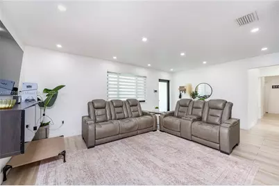 10040 SW 212th St, Cutler Bay, FL 33189 - Photo 12