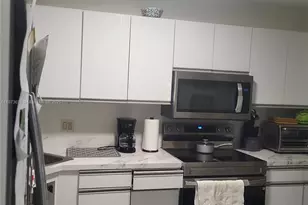 33 Meadows Dr, Boynton Beach, FL 33436 - Photo 10