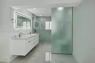 1011 NW 89th St, Miami, FL 33150 - Photo 24