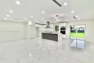 1011 NW 89th St, Miami, FL 33150 - Photo 4