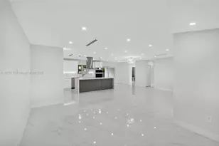 1011 NW 89th St, Miami, FL 33150 - Photo 6