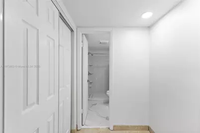 300 Berkley Rd #107, Hollywood, FL 33024 - Photo 14