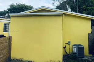 10440 NW 28th Ct, Miami, FL 33147 - Photo 32