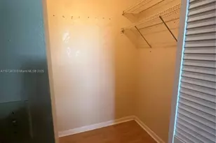 18318 NW 68th Ave, Hialeah, FL 33015 - Photo 8