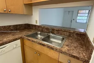 824 Twin Lakes Dr, Coral Springs, FL 33071 - Photo 6