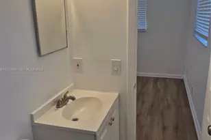 216 SW 9th St, Hallandale Beach, FL 33009 - Photo 4