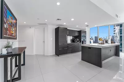 200 Biscayne Boulevard Way #3601, Miami, FL 33131 - Photo 8