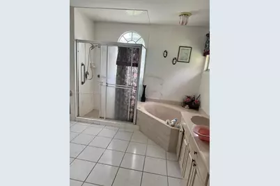 188 Gulfstream Cir, Royal Palm Beach, FL 33411 - Photo 4