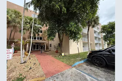 6940 Miami Gardens Dr #1-122, Hialeah, FL 33015 - Photo 2