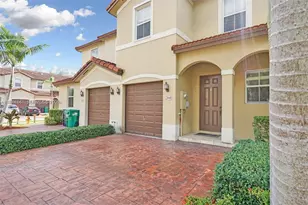1048 NE 208th St, Miami, FL 33179 - Photo 2