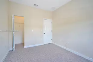 1048 NE 208th St, Miami, FL 33179 - Photo 26