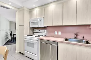 20400 W Country Club Dr, Aventura, FL 33180 - Photo 16