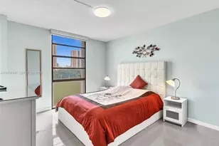 20400 W Country Club Dr, Aventura, FL 33180 - Photo 30