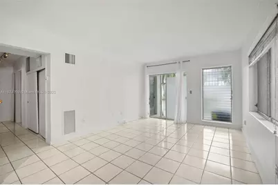 641 Espanola Way #3, Miami Beach, FL 33139 - Photo 2