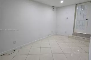 110 W 53rd St, Hialeah, FL 33012 - Photo 10