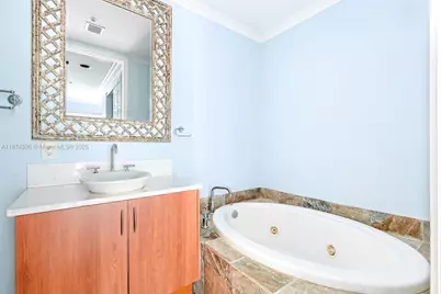 2631 NE 14th Ave #309, Wilton Manors, FL 33334 - Photo 14