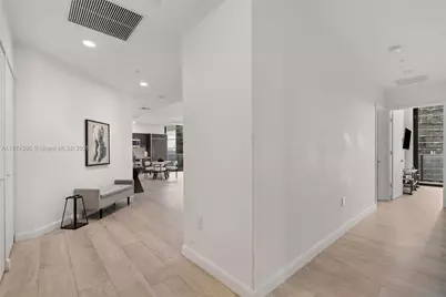 45 SW 9th St #4301, Miami, FL 33130 - Photo 10