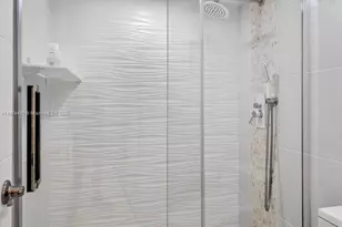 300 Bayview Dr, Sunny Isles Beach, FL 33160 - Photo 24