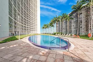 601 NE 36th St, Miami, FL 33137 - Photo 48