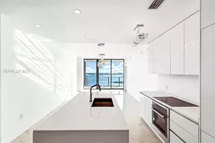 700 NE 24th St, Miami, FL 33137 - Photo 4