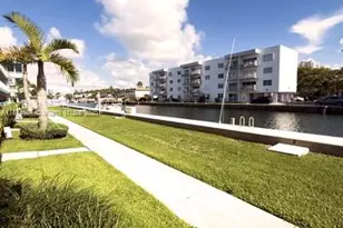 3923 NE 166th St, North Miami Beach, FL 33160 - Photo 22